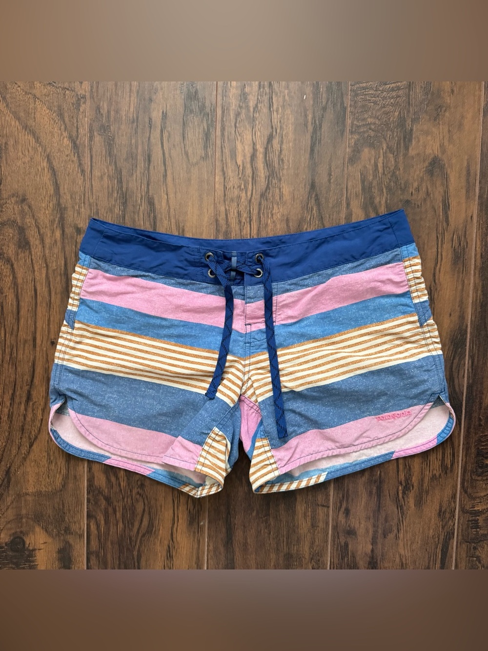 Patagonia Women's Wavefarer Board Shorts Size 4 Fitz Stripe / Superior Blue